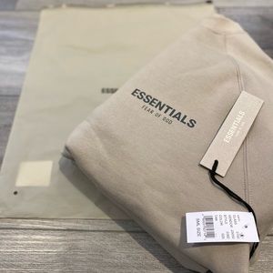 Essentials fear of god crewneck